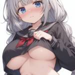 黒セーラーでお腹を見せてくれるあかりちゃん！