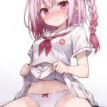 白セーラーでたくし上げてくれるROSAちゃん！