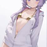 金ビキニパーカーなゆかりさん！